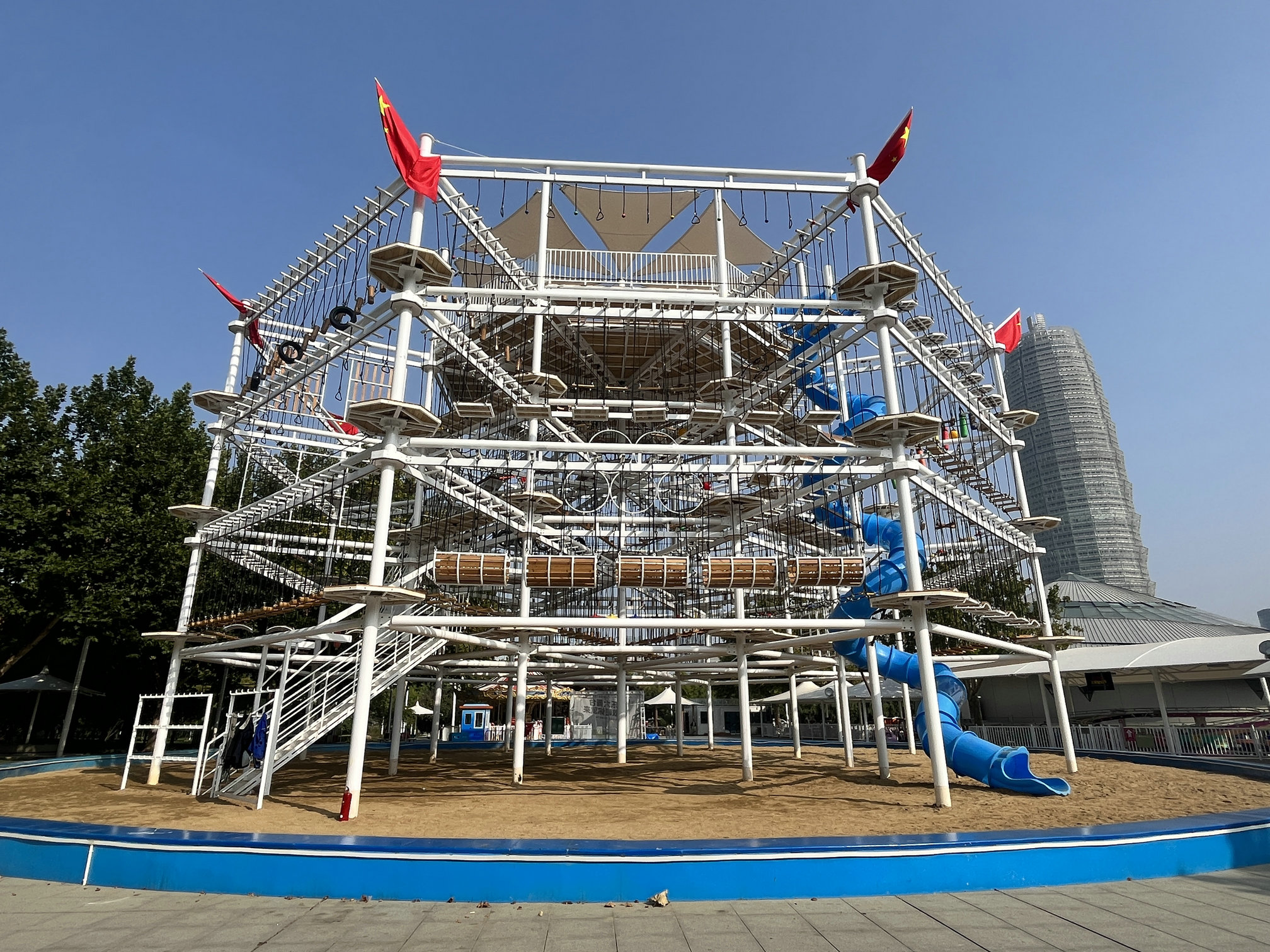 <b>河南鄭州CBD冒險島樂園冒險塔</b>