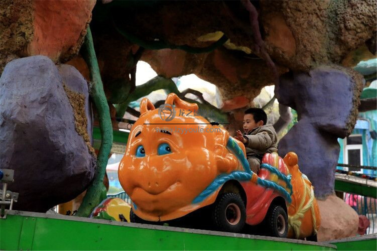 游樂(lè)設(shè)備