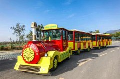 如果生活有煩惱，就去坐下觀光小火車散散心吧