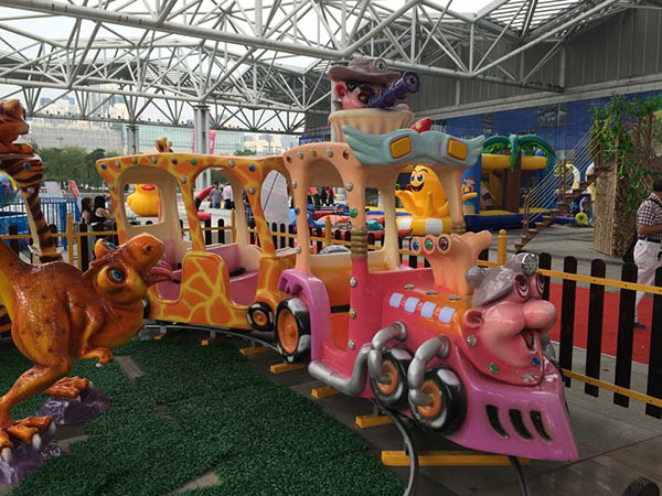 草原歷險(xiǎn)小火車游樂(lè)設(shè)備